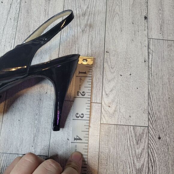 Petra from Neiman Marcus Black Pointed Toe Pump Patent Leather Size 7.5 M - Picture 7 of 7